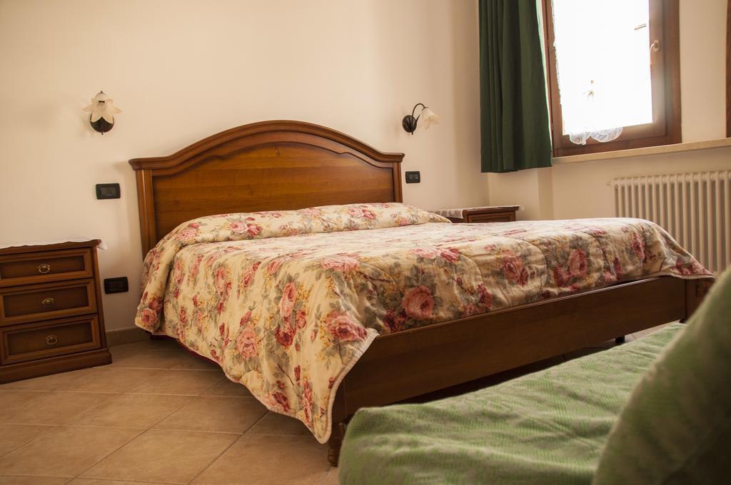 Agriturismo Ai Tre Fienili 폰티술민치오 객실 사진